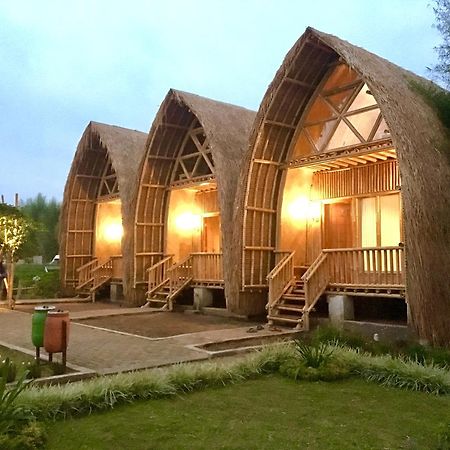 Cikareumbi Villa Chavaminerva Bambu - Lembang מראה חיצוני תמונה
