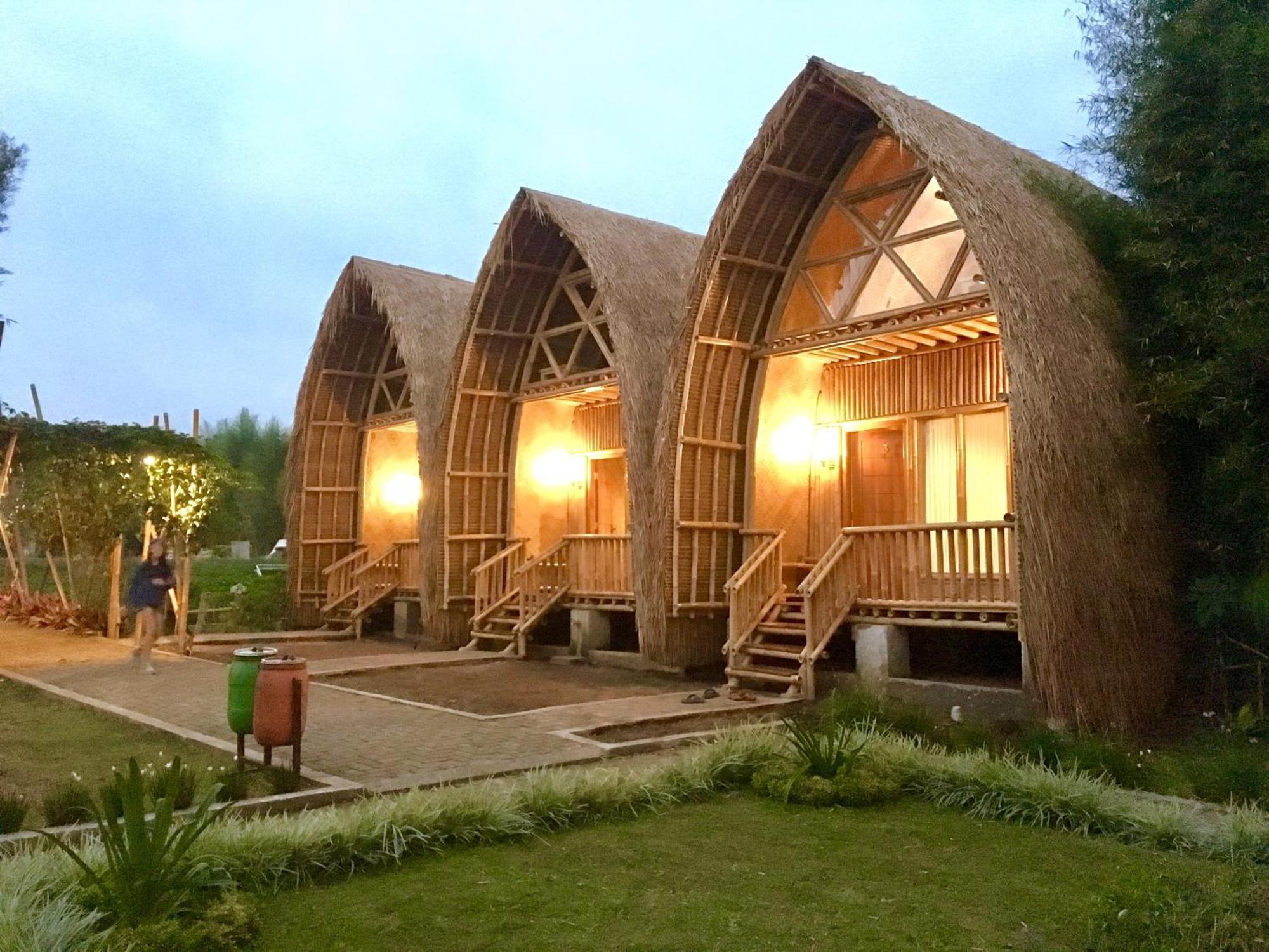 Cikareumbi Villa Chavaminerva Bambu - Lembang מראה חיצוני תמונה
