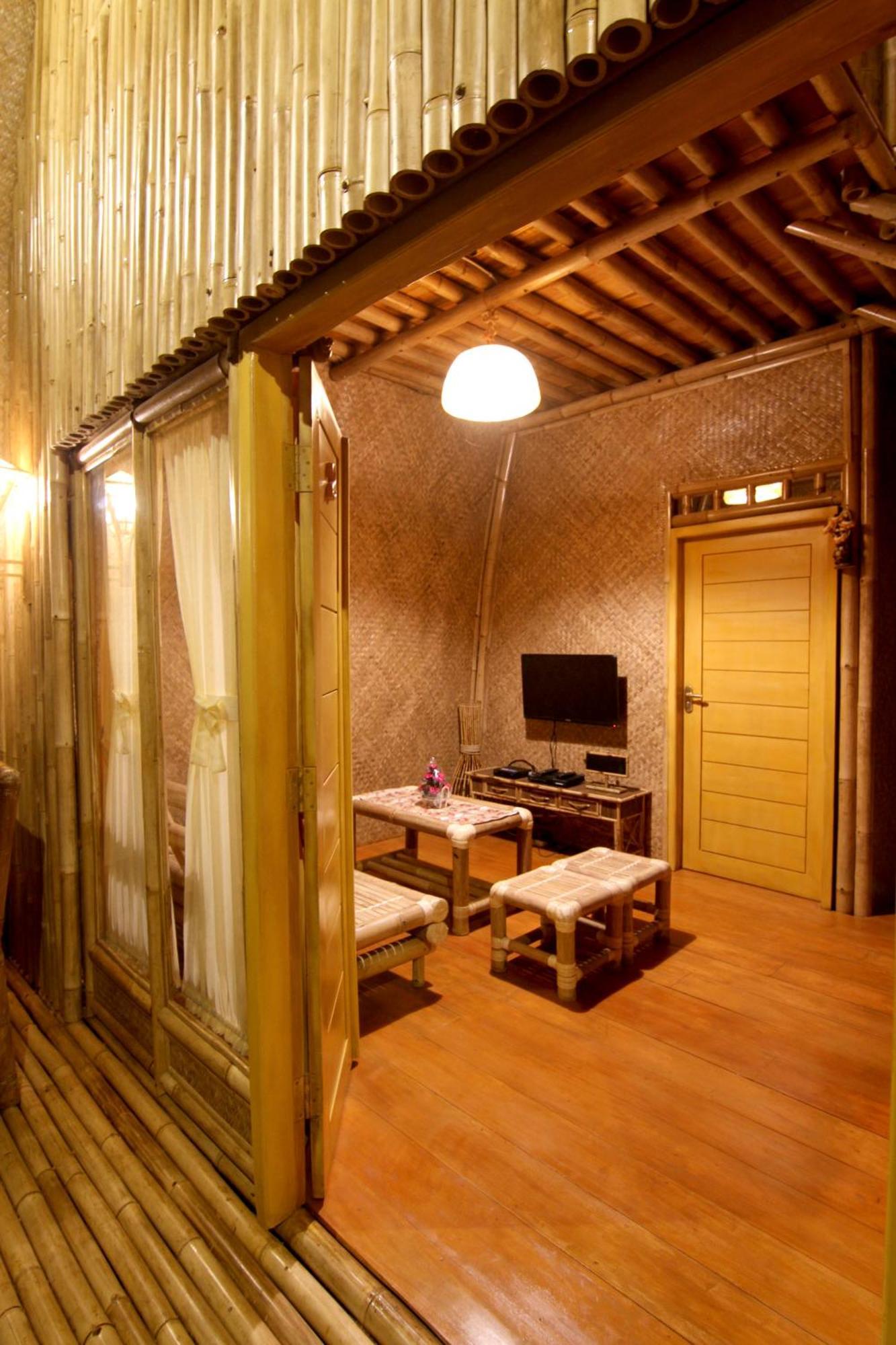 Cikareumbi Villa Chavaminerva Bambu - Lembang מראה חיצוני תמונה
