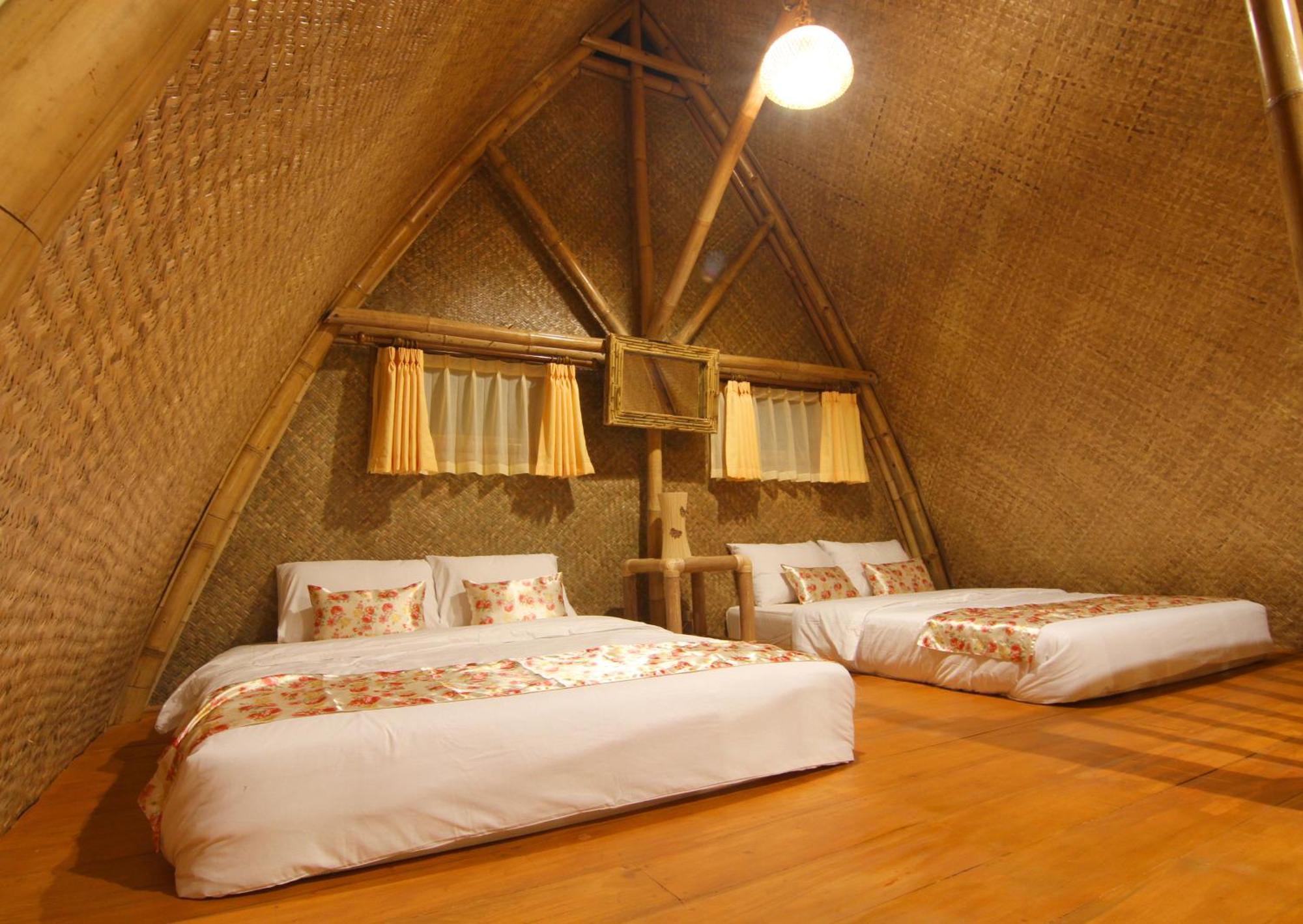 Cikareumbi Villa Chavaminerva Bambu - Lembang מראה חיצוני תמונה