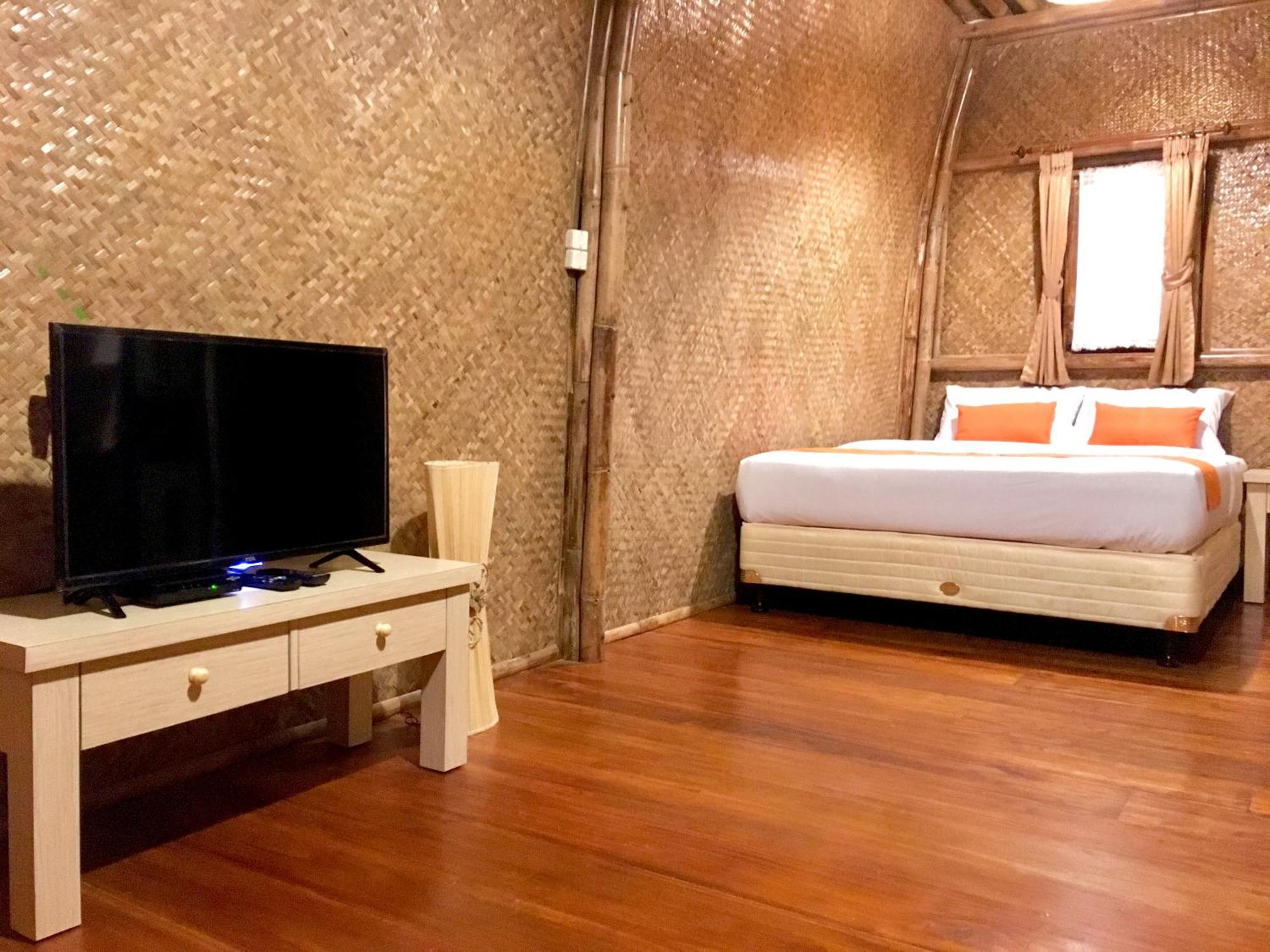 Cikareumbi Villa Chavaminerva Bambu - Lembang מראה חיצוני תמונה